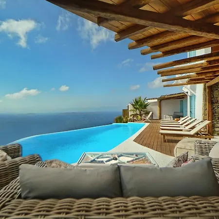 M11 - King And Queens - Luxury With Pool & Gym *